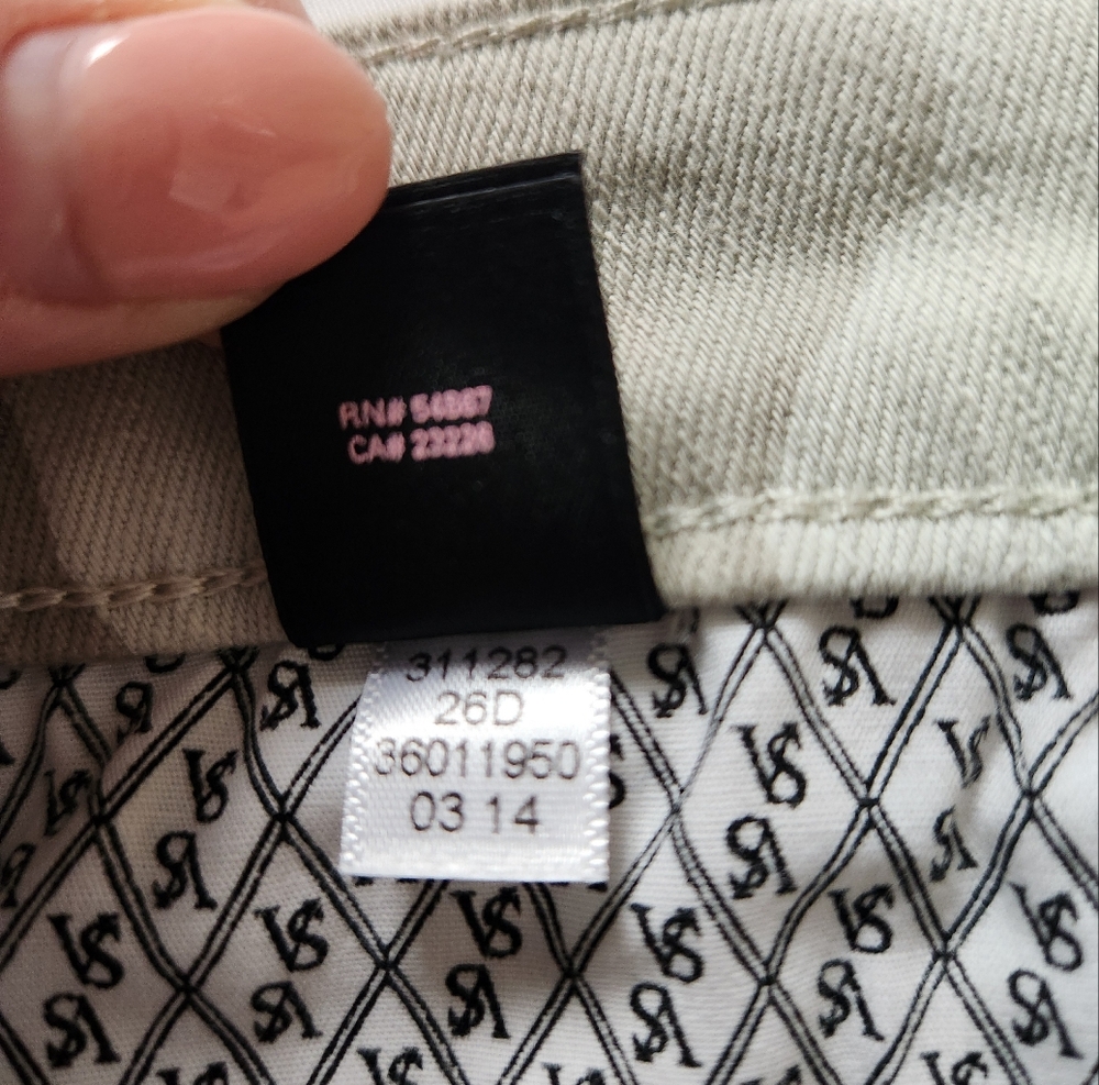 Victoria's Secret VS Boyfriend Shorts Camo Micro Short Frayed Edge Cut Off Sz. 8 - Picture 11 of 13